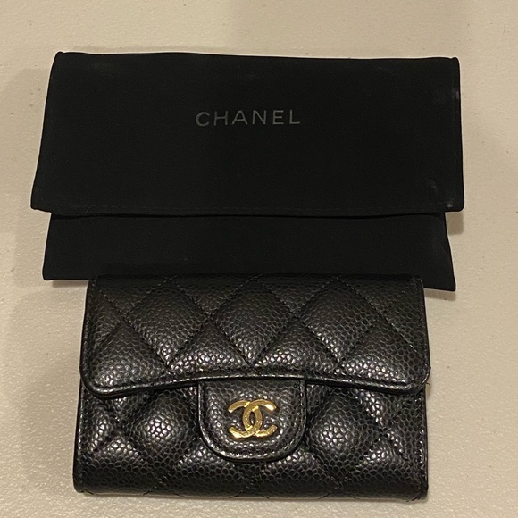 Chanel Quilted Caviar Card Holder - Picture 1 of 6
